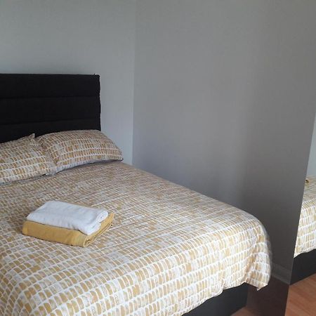 5 Bed House With Free Secure Parking In Pleasant Quiet Location Villa Wolverhampton Luaran gambar